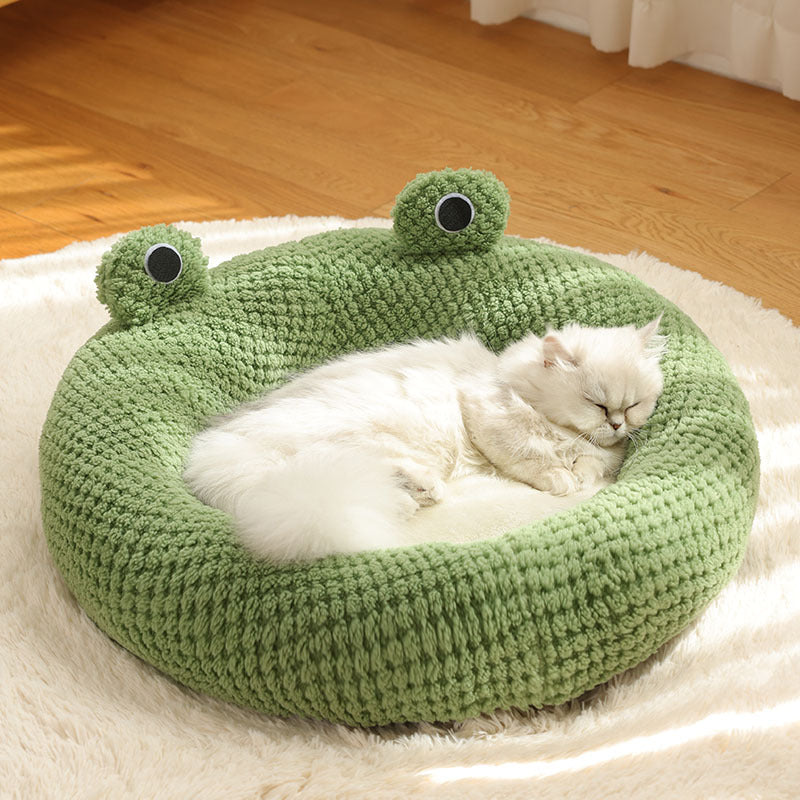 Cozy Retreat for Your Pet: Little Frog Series Warm Plush Mat